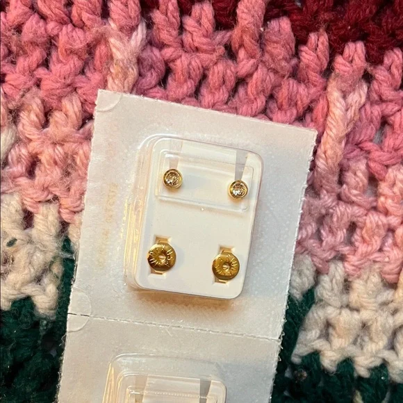 Studex Gold Diamond Stud Earrings Set - Picture 3 of 3